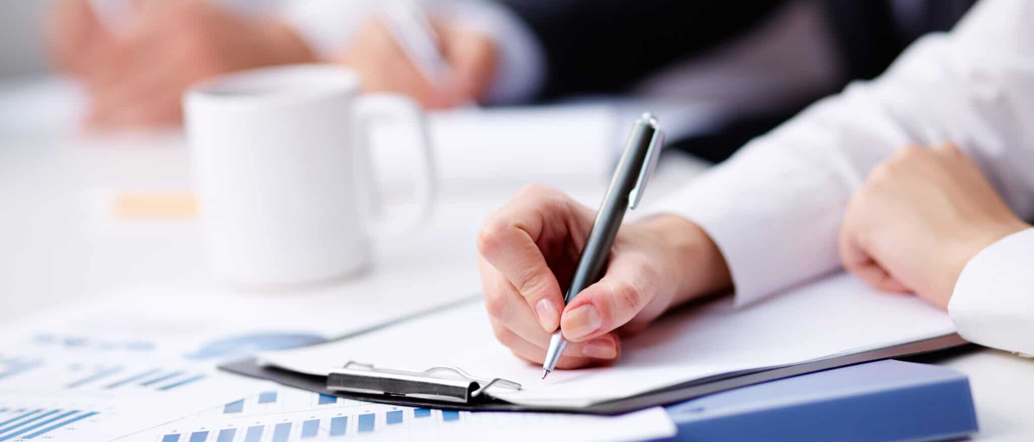 Studiu de comportamente și atitudini Piața furnizorilor de servicii în construcții din România Registrul Constructorilor