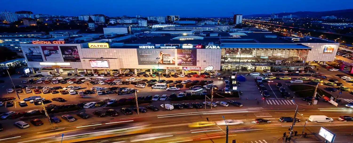 iulius-mall-iasi-noaptea